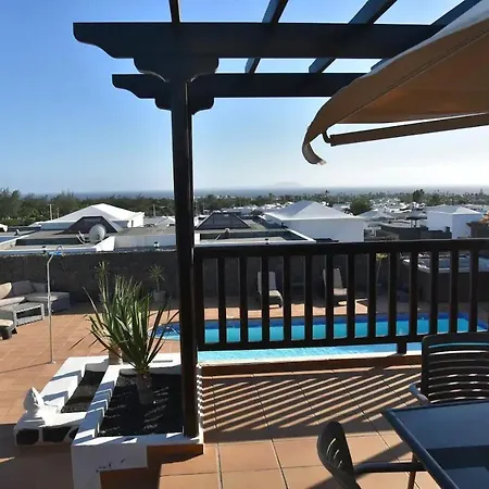 Sea Breeze Ocean View Villa *