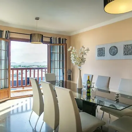 فيلة Sea Breeze Ocean View بلايا بلانكا